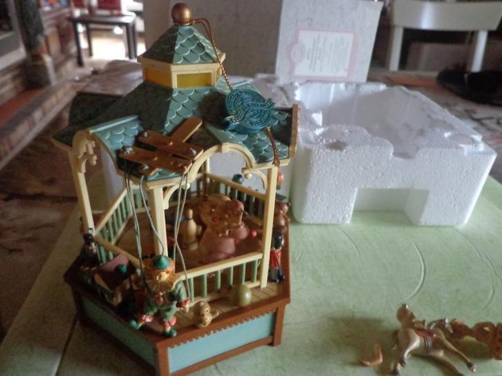 Enesco muziekdoos draaimolen., Antiek en Kunst, Curiosa en Brocante, Ophalen of Verzenden