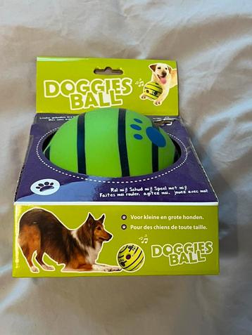 Speelbal voor hond beschikbaar voor biedingen