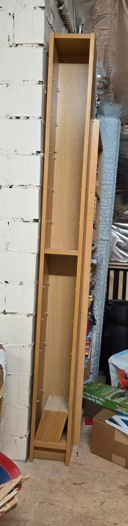 Houten cd kast beschikbaar voor biedingen
