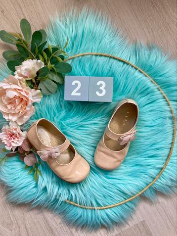 Clarys schoenen maat 23 beschikbaar voor biedingen
