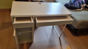 Micke bureau kindermaat beschikbaar voor biedingen