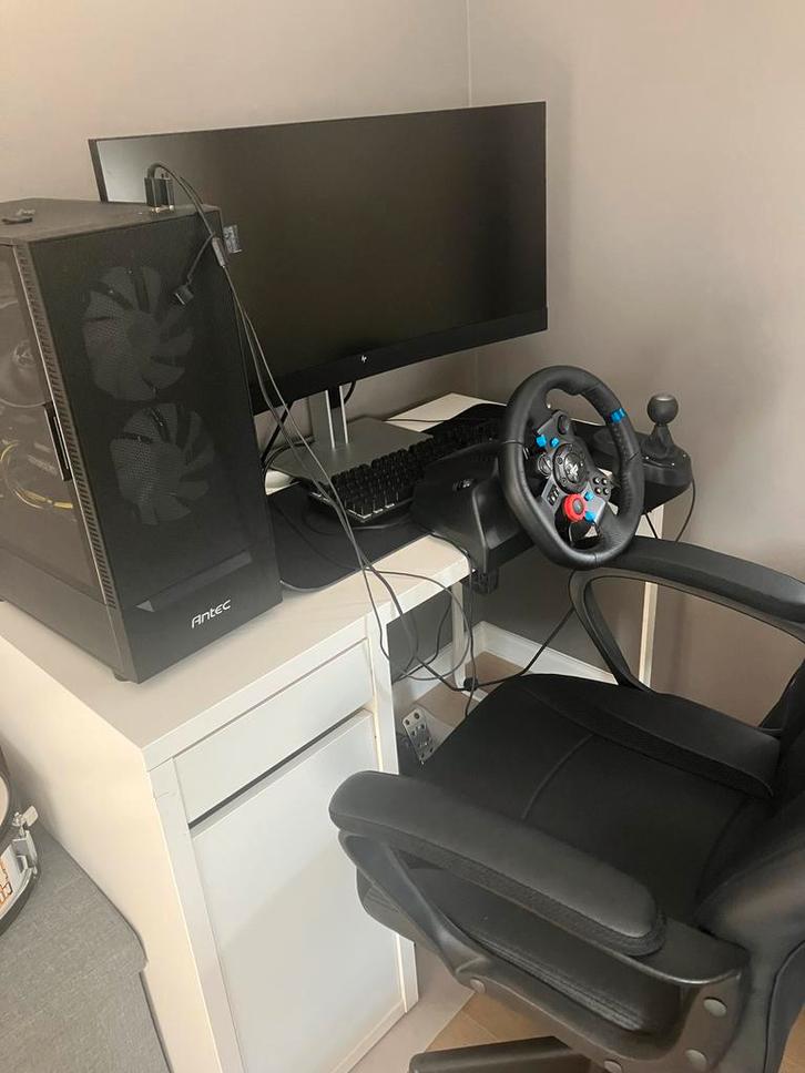 Bureau Micke ikea gratis af te halen, Huis en Inrichting, Bureaus, Gebruikt, Bureau, Ophalen