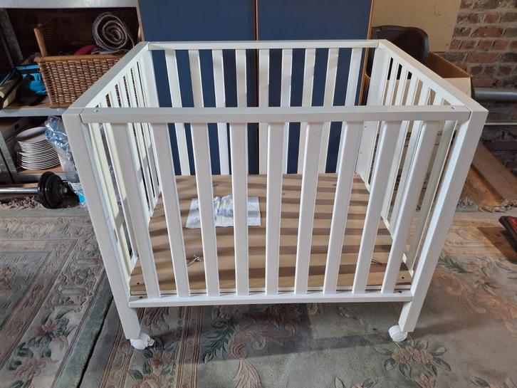 Parc pour bébés Quax blanc sur roues, Enfants & Bébés, Parcs, Comme neuf, Rectangulaire, Roulettes, Enlèvement