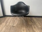 Zwarte kuipstoel met chromen onderstel, Ophalen of Verzenden, Kunststof