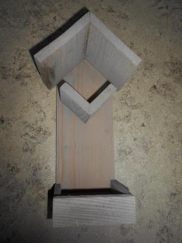 Mooi houten voederhuisje/vogelhuisje  beschikbaar voor biedingen