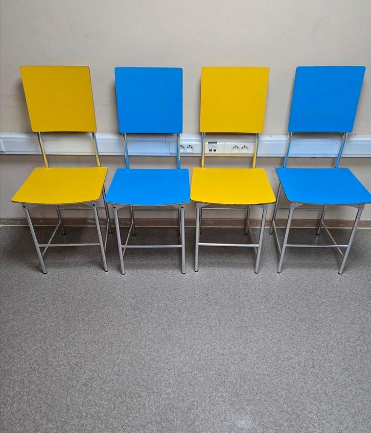 Lot de 4 chaises design italiennes YCAMI, Huis en Inrichting, Stoelen, Zo goed als nieuw, Eén, Blauw, Ophalen