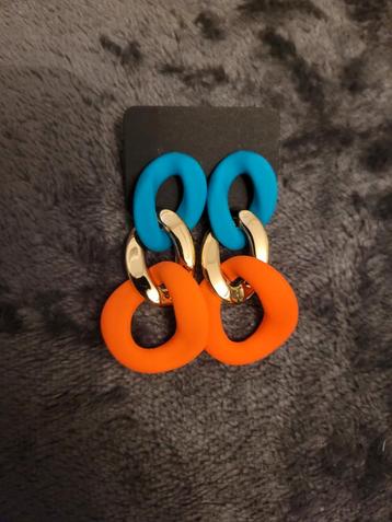 Nieuwe goud/oranje/blauwe oorbellen met drie schakels