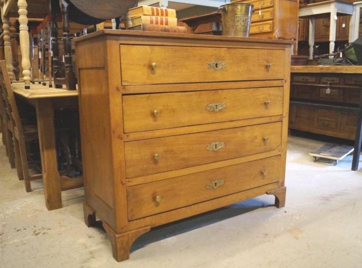 Grote antiek Louis Philippe ladekast in eik H 104cm B 117cm, Antiek en Kunst, Antiek | Meubels | Kasten, Ophalen