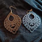 Houten oorbellen, Handtassen en Accessoires, Oorbellen, Overige materialen, Hangers, Zwart, Nieuw