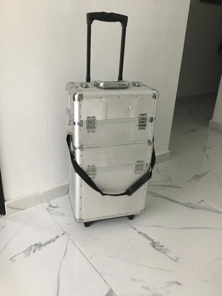 Koffer voor kapper : 90 x50 cm in aluminium prima staat, Handtassen en Accessoires, Koffers, Gebruikt, 45 tot 55 cm, 70 cm of meer