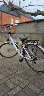 Dames fiets bijna nooit gebruikt., Fietsen en Brommers, Zo goed als nieuw, Ophalen, Overige merken, Minder dan 10 versnellingen