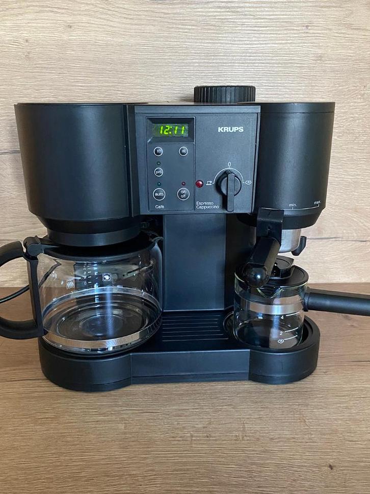 Cafetière KRUPS multifonction, Electroménager, Cafetières, Utilisé, Café moulu, Cafetière, 4 à 10 tasses, Tuyau à Vapeur, Enlèvement ou Envoi
