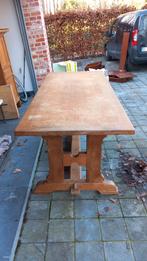 Table à manger en chêne massif, robuste et pleine de carac, Maison & Meubles, Enlèvement