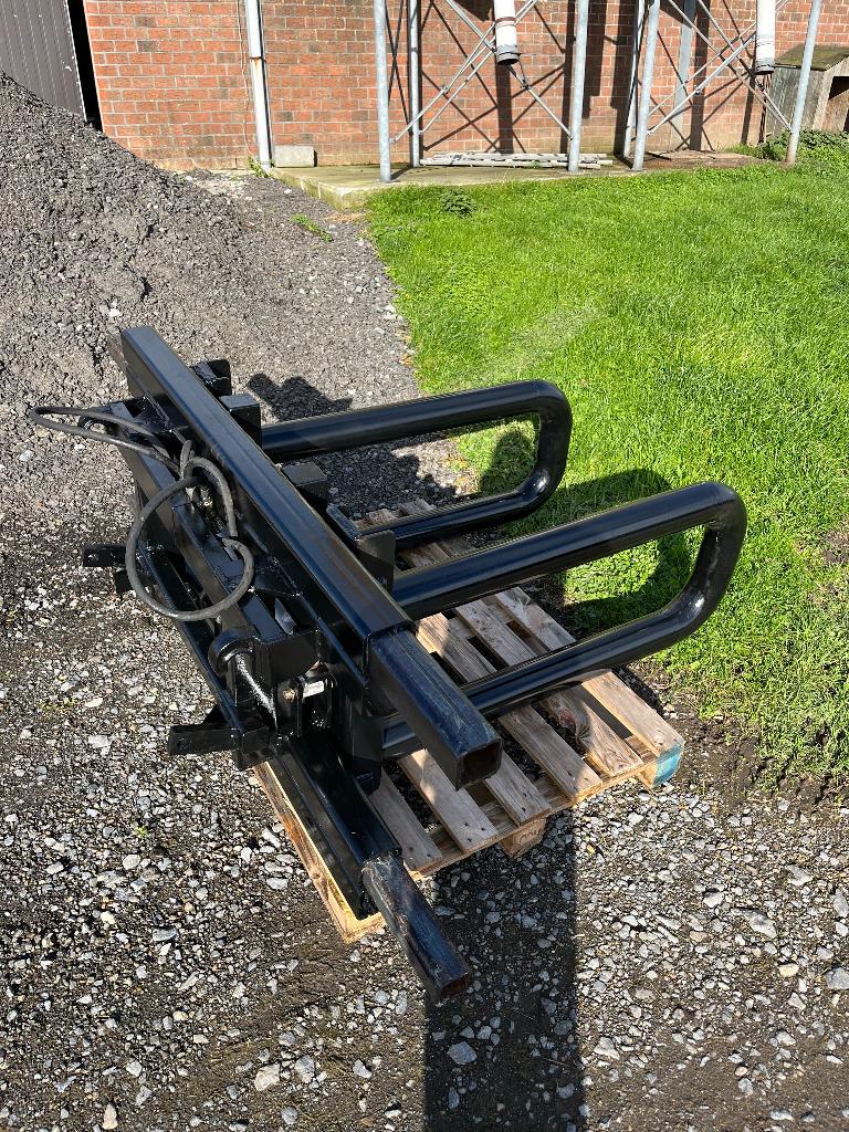 Pince à ballot enrubanné, Enlèvement, Élevage