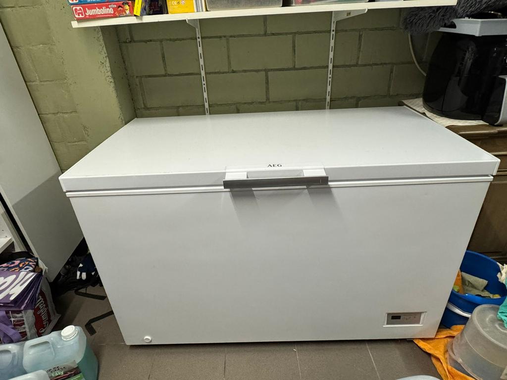 AEG Diepvrieskist 371L – Zeer proper – Topstaat, Elektronische apparatuur, Vriezers en Diepvrieskisten, Ophalen, Zo goed als nieuw