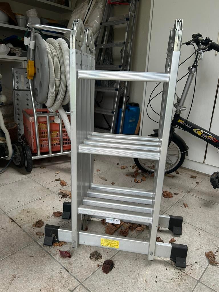 Opvouwbare ladder, Ophalen of Verzenden, Zo goed als nieuw