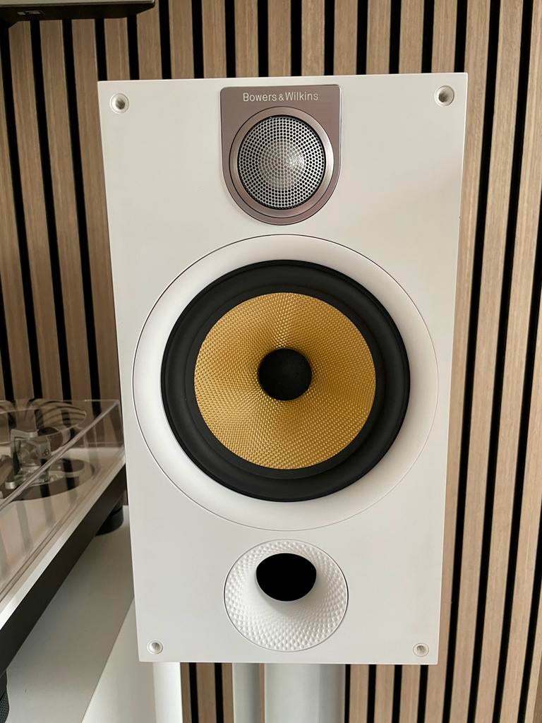Set B&W 685 S2 witte speakers in uitstekende staat, Ophalen, Zo goed als nieuw