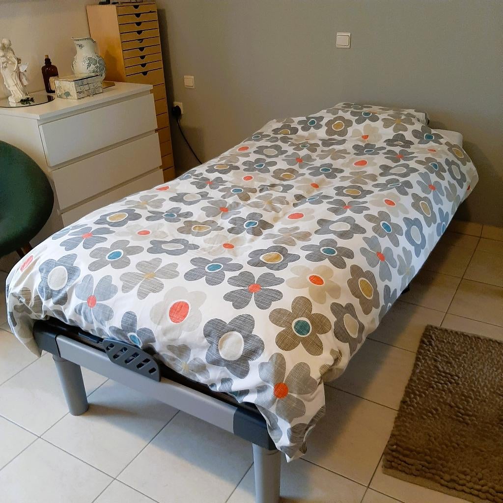 Te koop: Mooi gebloemd dekbedovertrek éénpersoons., Ophalen, Dekbedovertrek, Zo goed als nieuw, Overige kleuren