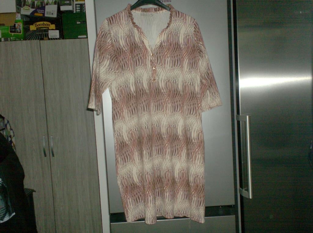 mooie jurk maat 46, Kleding | Dames, Maat 46/48 (XL) of groter, Nieuw, Ophalen of Verzenden, Knielengte