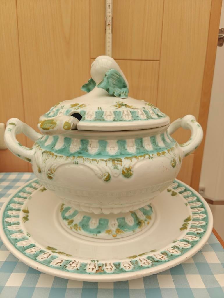 Porseleinen soepterinne, Ophalen