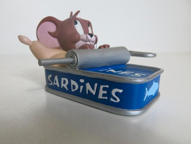Jerry Mouse Tom Jerry figurine in een sardine blik, Verzamelen, Poppetjes en Figuurtjes, Zo goed als nieuw, Ophalen of Verzenden
