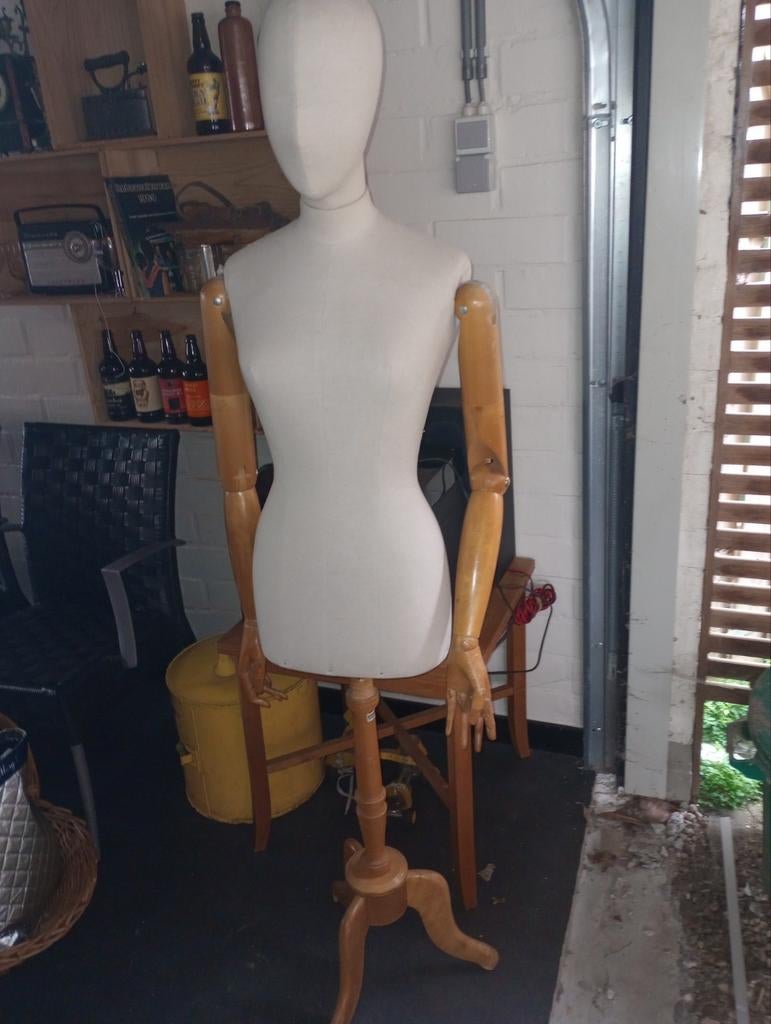 Poupée mannequin Faites une offre comme, Enlèvement