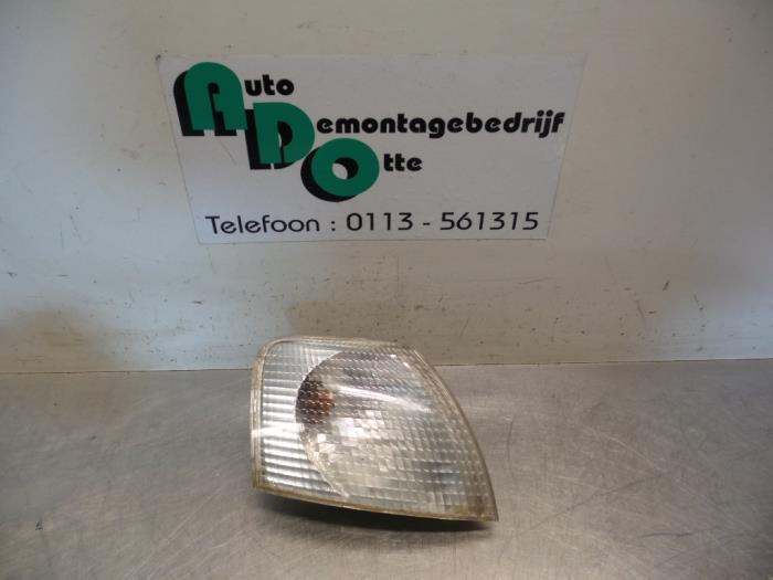 Feu clignotant droit d'un Volkswagen Passat (Passat 96-), Autos : Pièces & Accessoires, Éclairage, Volkswagen, Utilisé, Enlèvement ou Envoi