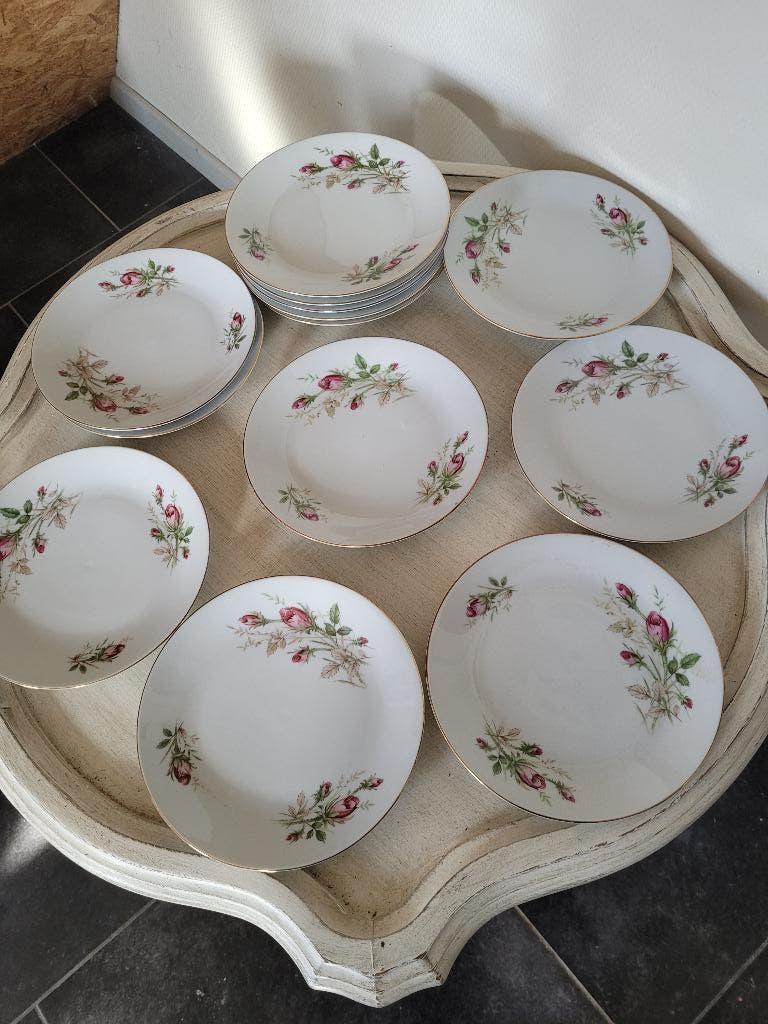 lot 13 assiettes dessert  porcel. Bavière/excellent état, Maison & Meubles, Cuisine | Vaisselle, Assiettes(s), Comme neuf, Enlèvement