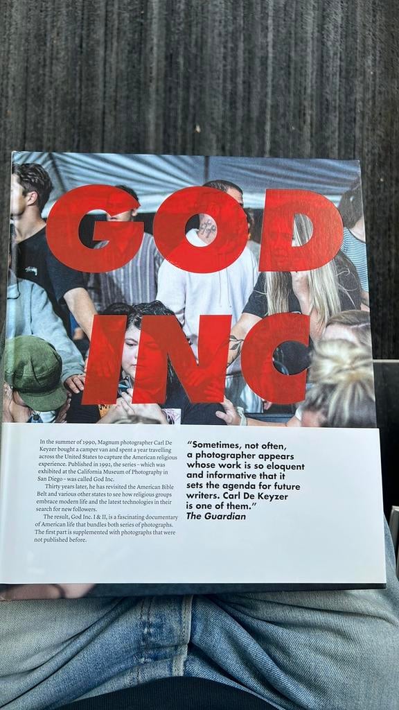 Carl De Keyzer - God Inc I & II, Livres, Art & Culture | Photographie & Design, Enlèvement ou Envoi, Carl De Keyzer