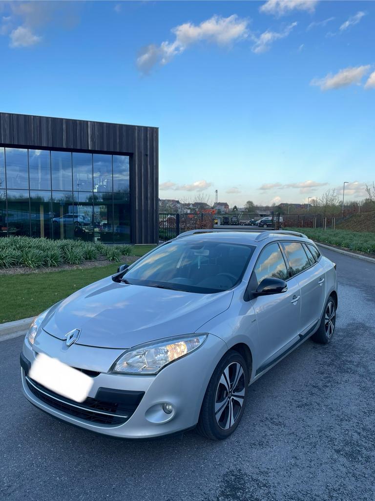 Renault Mégane 1.6i essence Familiale, Achat, Entretenue par le concessionnaire, Essence, Mégane