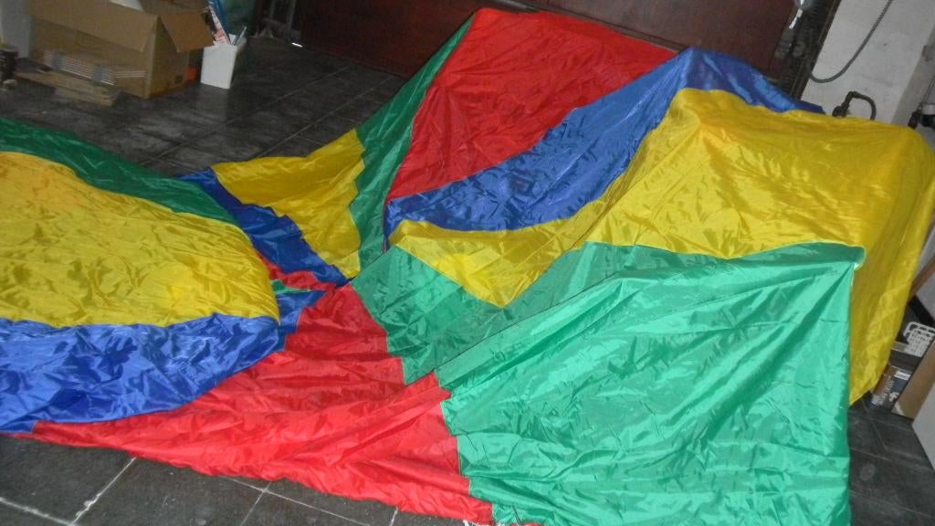 Parachute - dansdoek, Ophalen, Zo goed als nieuw