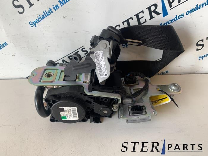 Veiligheidsgordel rechts-voor van een Mercedes E-Klasse, Auto-onderdelen, Interieur en Bekleding, Mercedes-Benz, Gebruikt, 3 maanden garantie