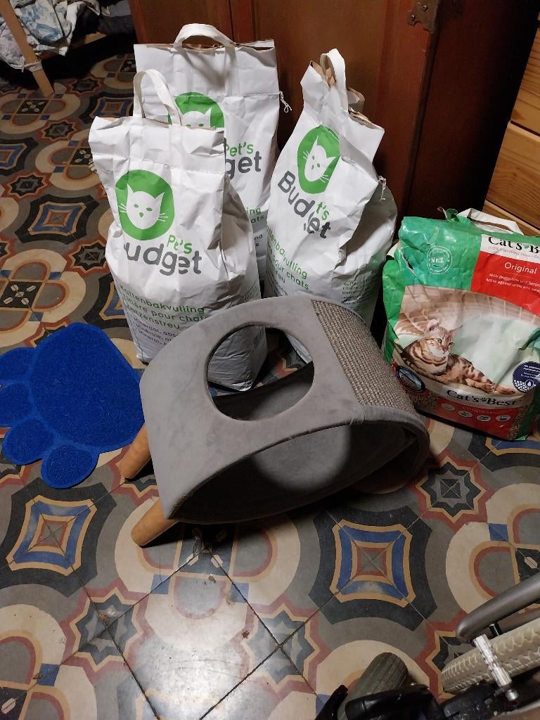 Kat, Dieren en Toebehoren, Ophalen, Zo goed als nieuw