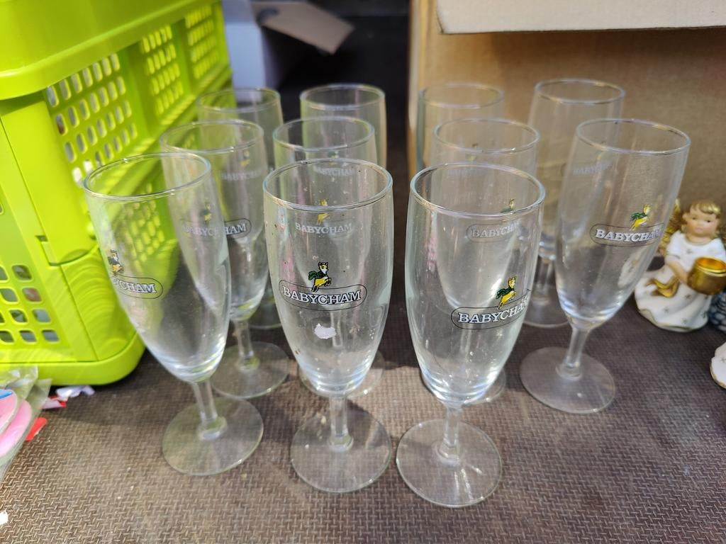 11 babycham glaasjes, Enlèvement