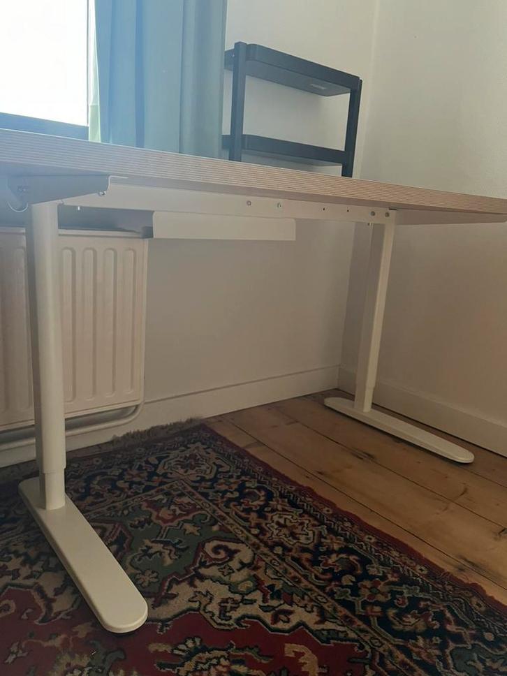 Ikea RELATERA onderstel zit/sta, Huis en Inrichting, Bureaus, Zo goed als nieuw, Stabureau, In hoogte verstelbaar, Ophalen
