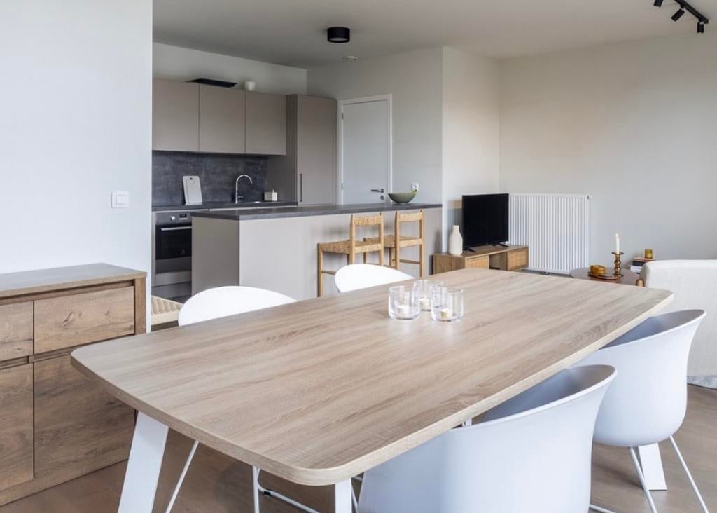 Eettafel met 4 witte stoelen, Huis en Inrichting, Ophalen, Gebruikt, 50 tot 100 cm, Vijf personen of meer