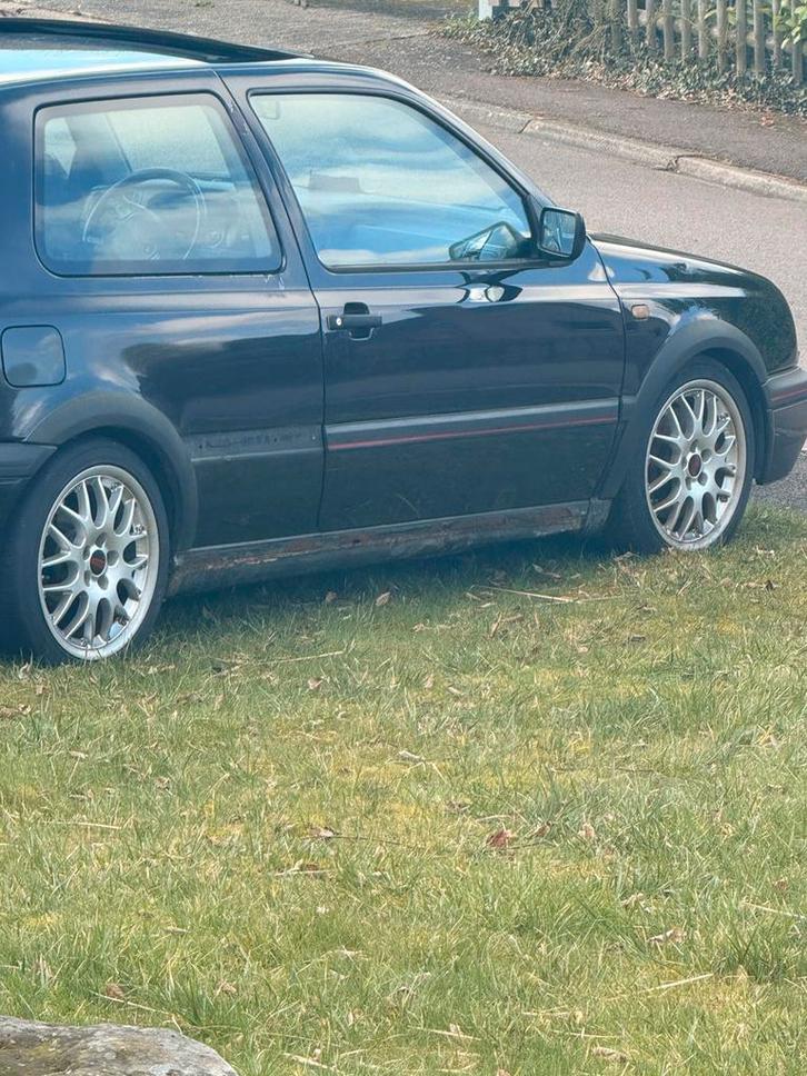 Golf 3 TDI 110 Version 20 ans anniversaire, Autos, Volkswagen, Particulier, Golf, Diesel, 3 portes, Boîte manuelle, Bleu, Noir