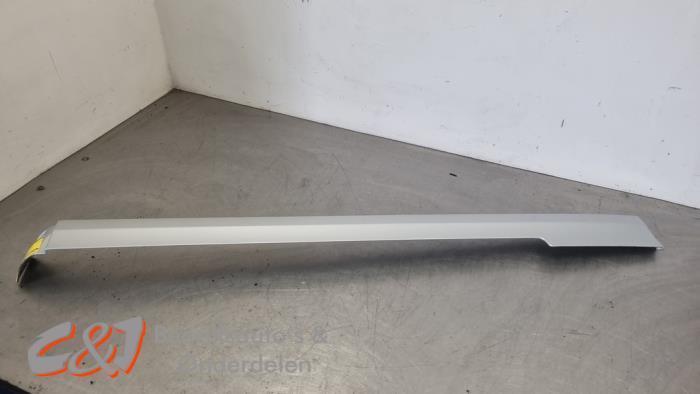 Schuifdeurrail links van een Mercedes Vito, Auto-onderdelen, Carrosserie, Mercedes-Benz, Gebruikt, 3 maanden garantie, Ophalen of Verzenden