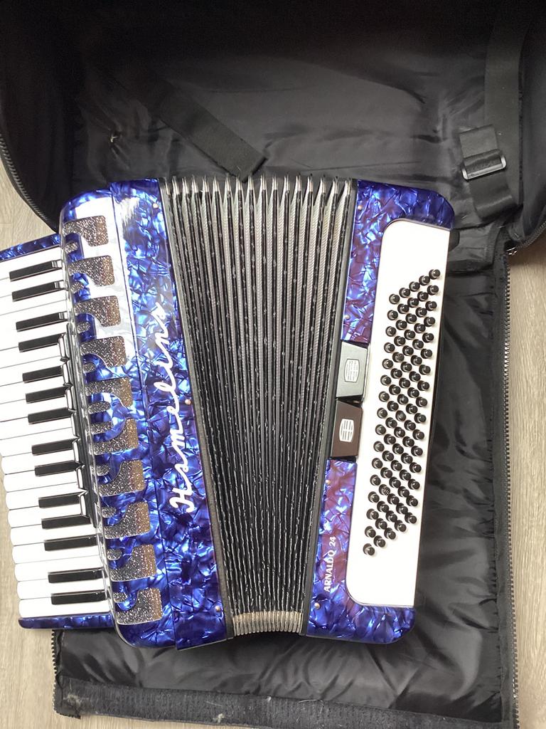 Accordeon, Ophalen, Zo goed als nieuw