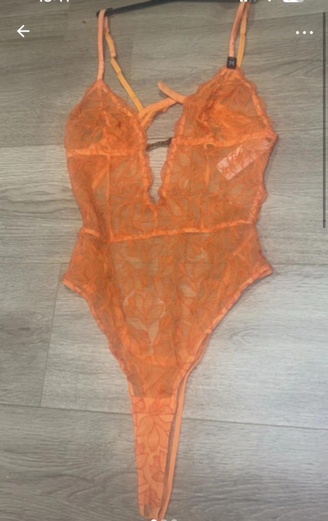 Body en dentelle taille M, Enlèvement ou Envoi, Comme neuf