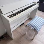 Roland digitale piano f-140r, Muziek en Instrumenten, Piano's, Ophalen, Zo goed als nieuw, Piano