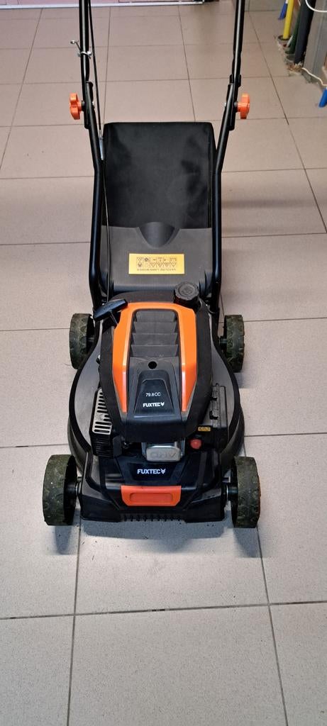 Machine à gazon à essence avec 5 litres d'huile, Jardin & Terrasse, Tondeuses à gazon, Enlèvement