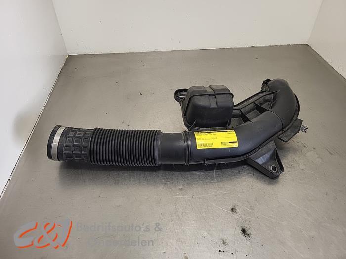 Tuyau d'aspiration air d'un Renault Trafic, Renault, -, 3 mois de garantie, Utilisé