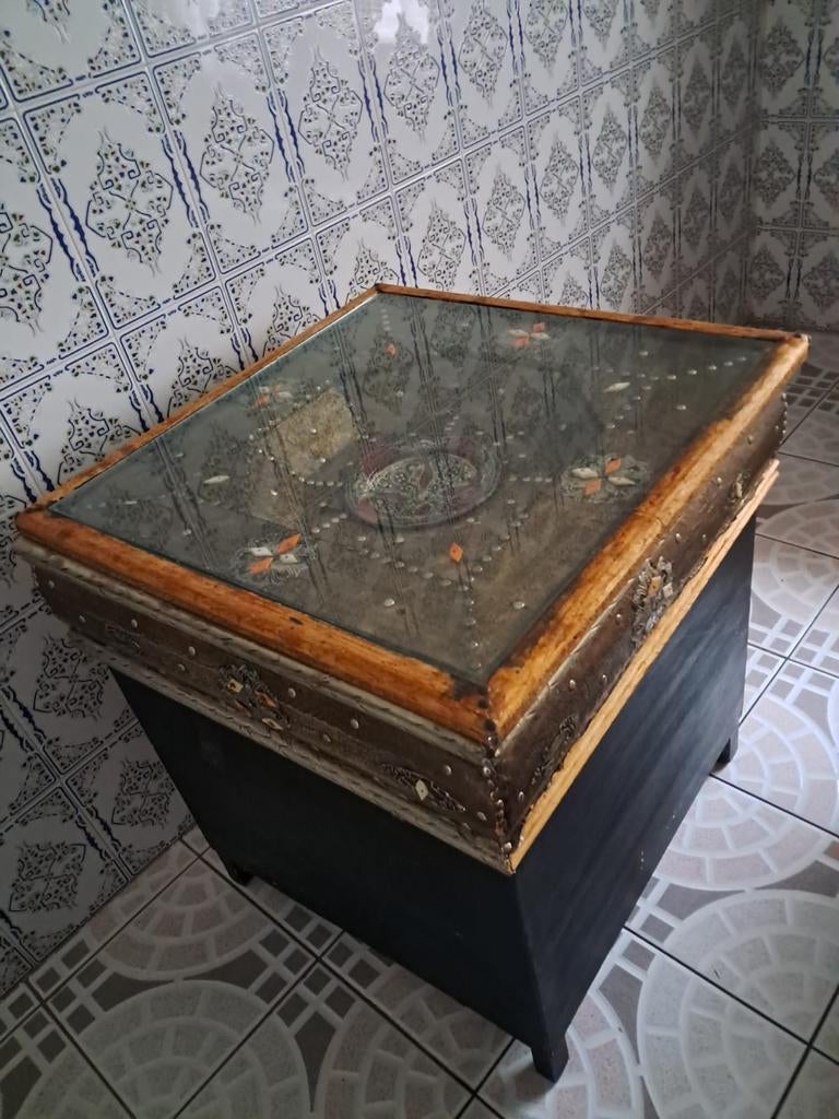 “Coffre marocain artisanal – style ethnique, rustique., Maison & Meubles, Accessoires pour la Maison | Coffres, Verre, Enlèvement