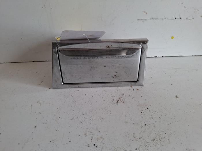 Cendrier avant d'un Alfa Romeo Giulia, Autos : Pièces & Accessoires, -, 3 mois de garantie, Utilisé, Alfa Romeo