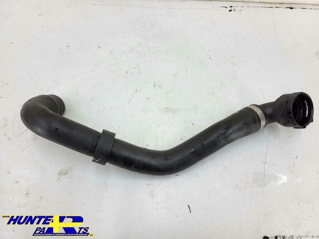 Radiateurslang Volvo V90/S90/XC60/V60 ('16-'22) 31474845, Gebruikt, Ophalen of Verzenden, Volvo, Volvo