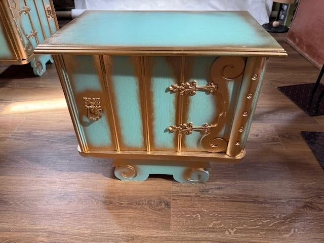 nachtkastjes (2) voor kinder- of speelkamer, Ophalen, Gebruikt