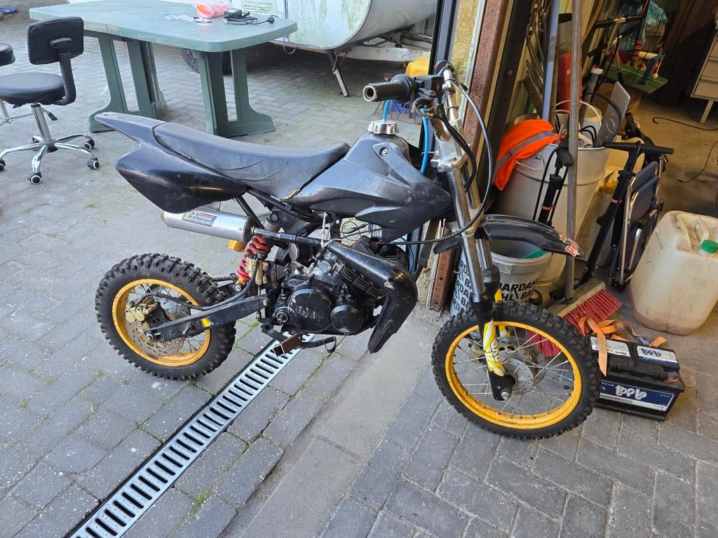 Pitbike yamaha DT 50cc 2 takt opknapper € 500 euro, Fietsen en Brommers, Ophalen, Yamaha