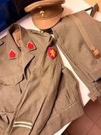 Belgisch leger uniform met kepie compleet vintage militair, Verzamelen, Ophalen