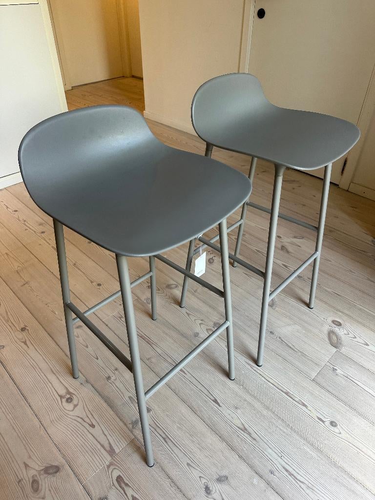 Normann Copenhagen Form stalen barkruk, Ophalen, Gebruikt, Met voetsteun, 60 tot 90 cm